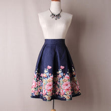 Load image into Gallery viewer, Flower Print Pleated Skirt