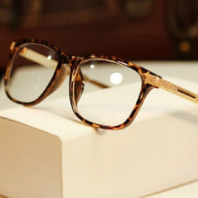 Load image into Gallery viewer, Fashion Retro Vintage Eyeglasses