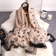 Load image into Gallery viewer, Wave Point Dot Pattern Scarf