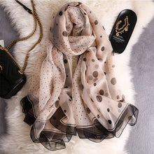 Load image into Gallery viewer, Wave Point Dot Pattern Scarf